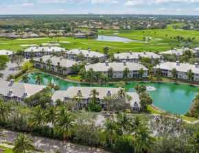 Lely Greenlinks Top Floor - on Golf Course, Minutes from Beaches, Downtown!